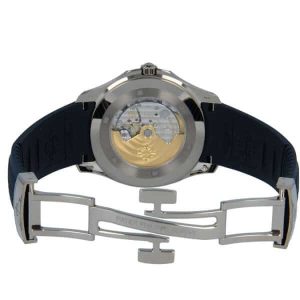 patek-philippe-aquanaut-blue-dial-replica-1-600x600